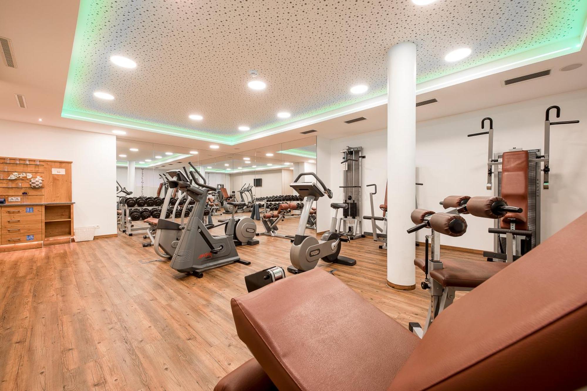 Aktiv & Vitalhotel Bergcristall Нойштифт-им-Штубайталь Экстерьер фото