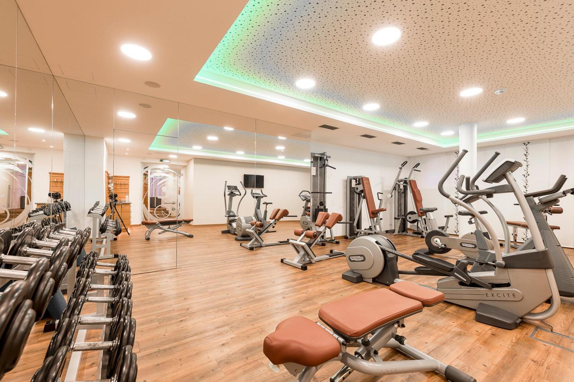Aktiv & Vitalhotel Bergcristall Нойштифт-им-Штубайталь Экстерьер фото